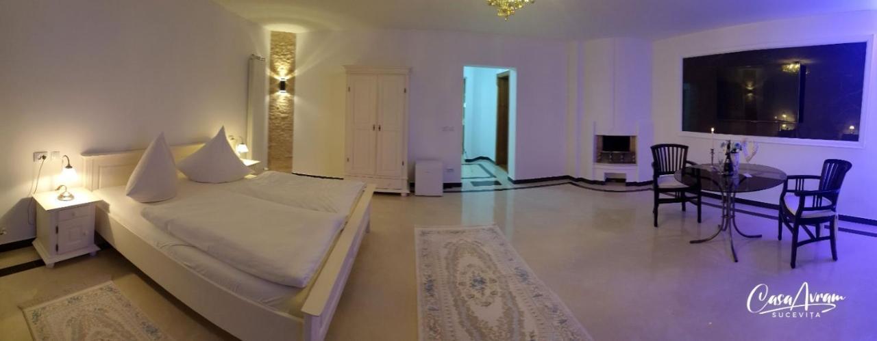 Casa Avram Hotel Sucevita Buitenkant foto