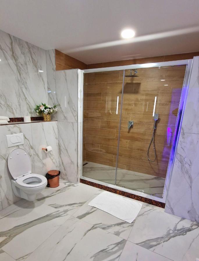 Casa Avram Hotel Sucevita Buitenkant foto