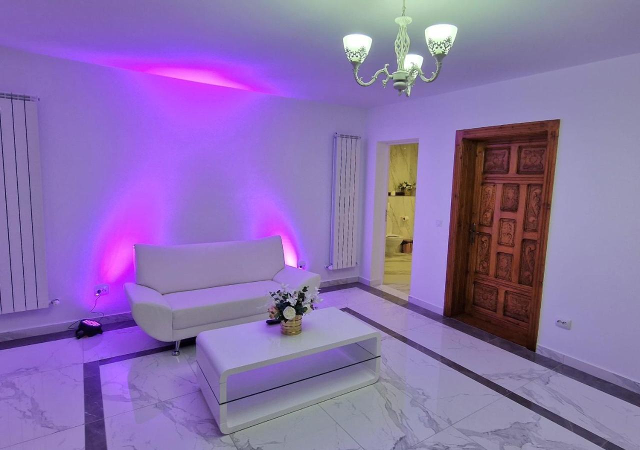 Casa Avram Hotel Sucevita Buitenkant foto