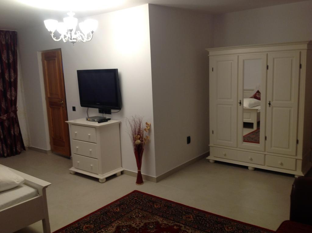 Casa Avram Hotel Sucevita Buitenkant foto