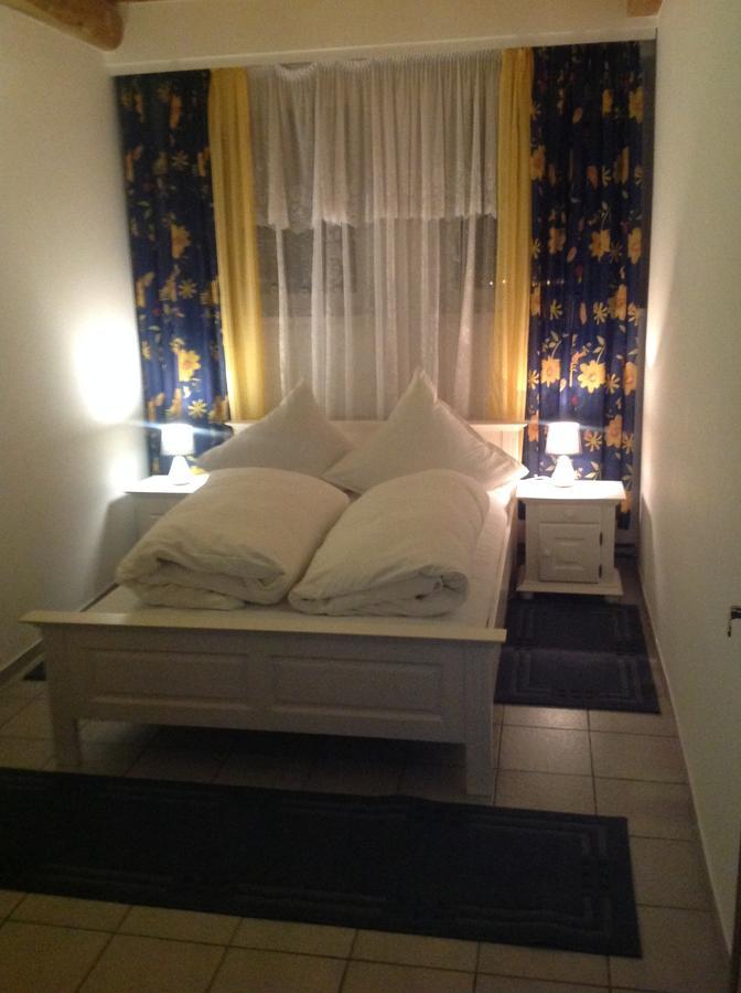 Casa Avram Hotel Sucevita Buitenkant foto